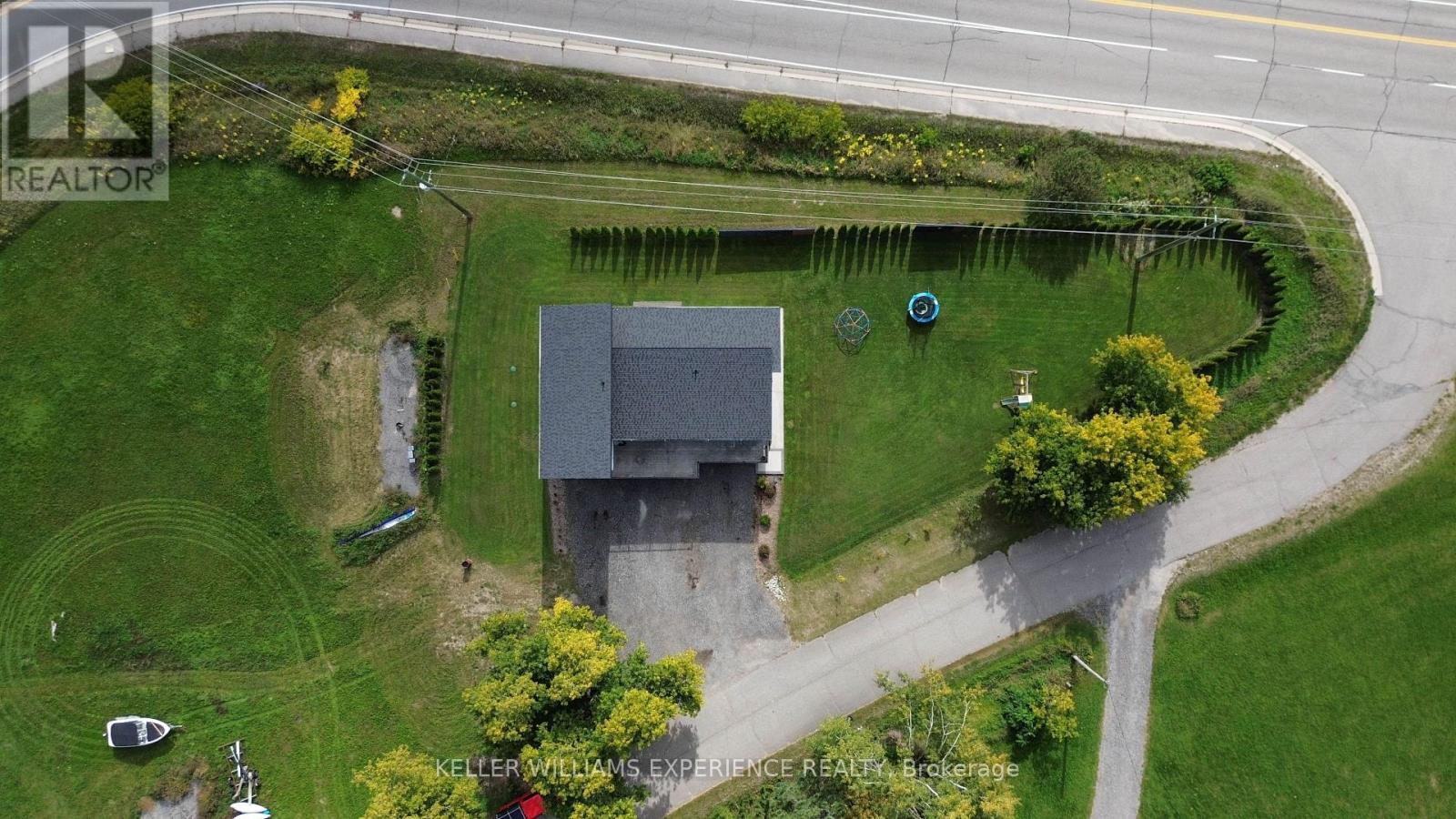 1055 Henry Street Property Photo 26