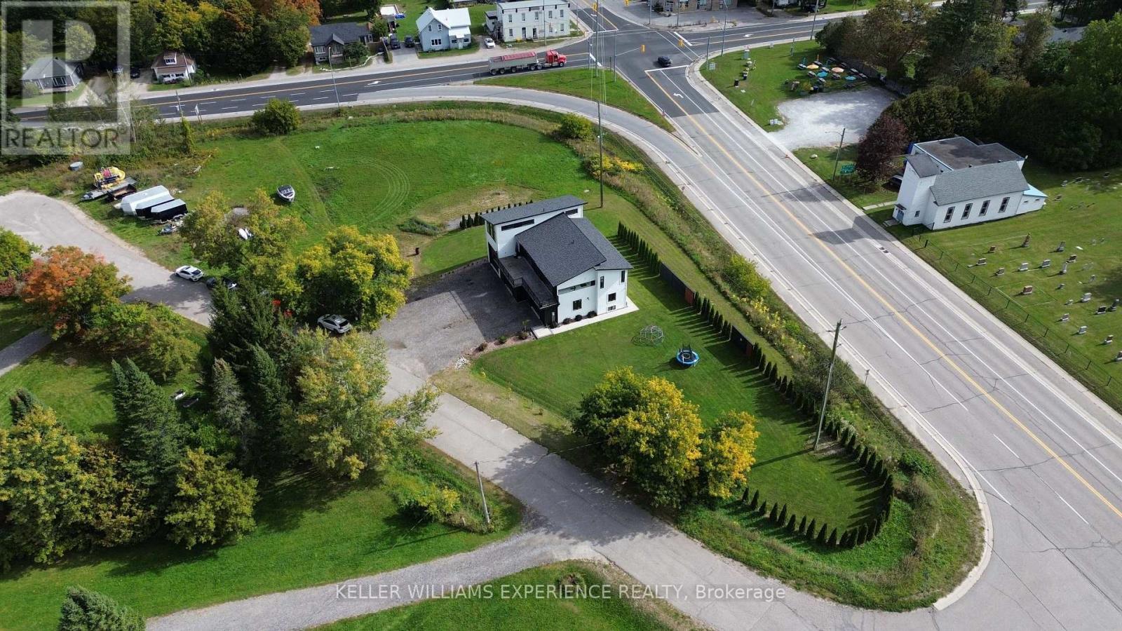 1055 Henry Street Property Photo 27