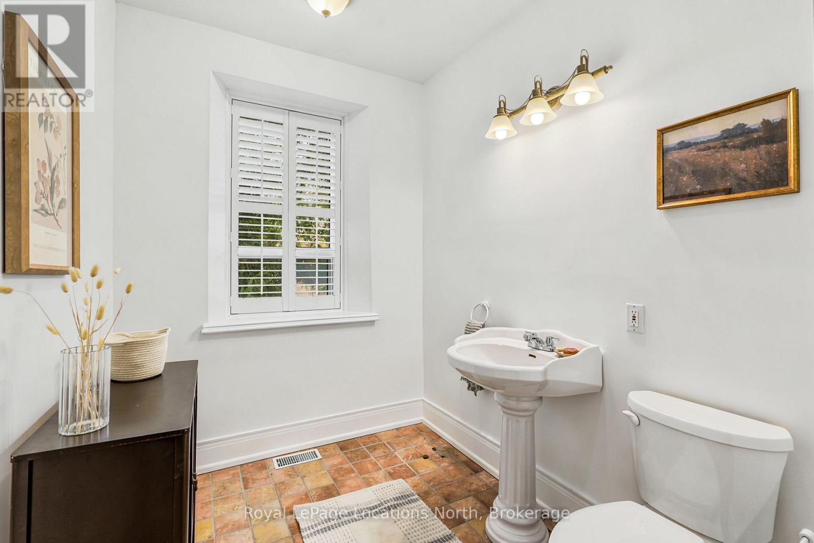 562 Cameron Street Property Photo 18