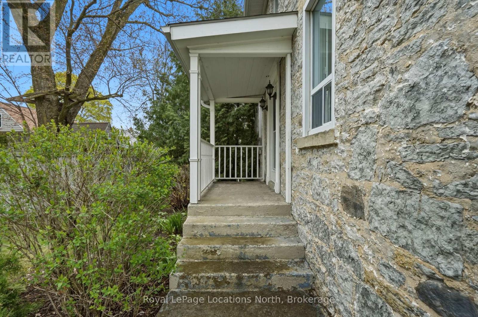 562 Cameron Street Property Photo 28