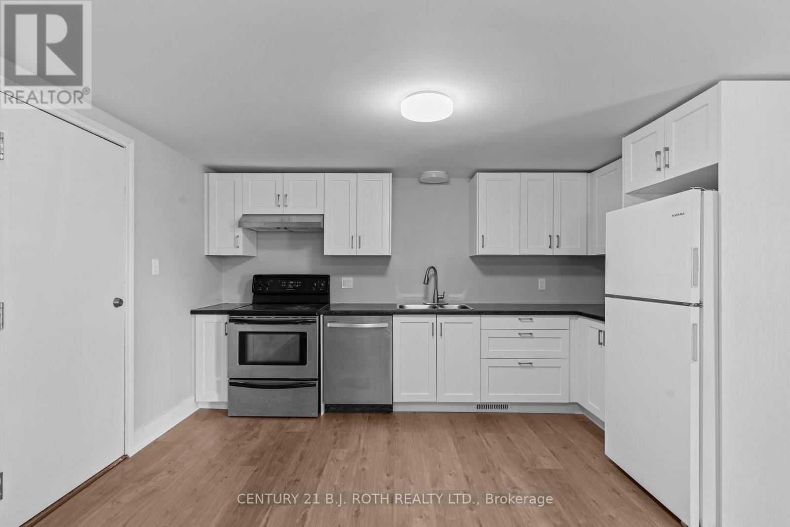 323 Crawford Street Property Photo 4