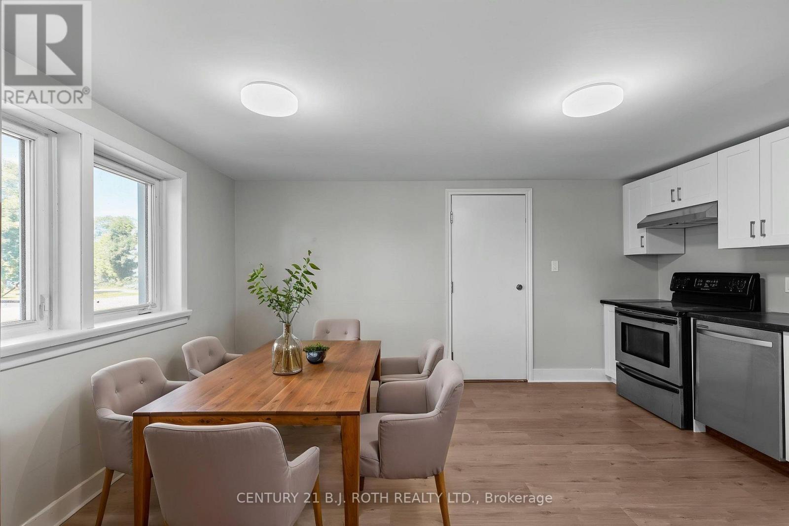 323 Crawford Street Property Photo 5