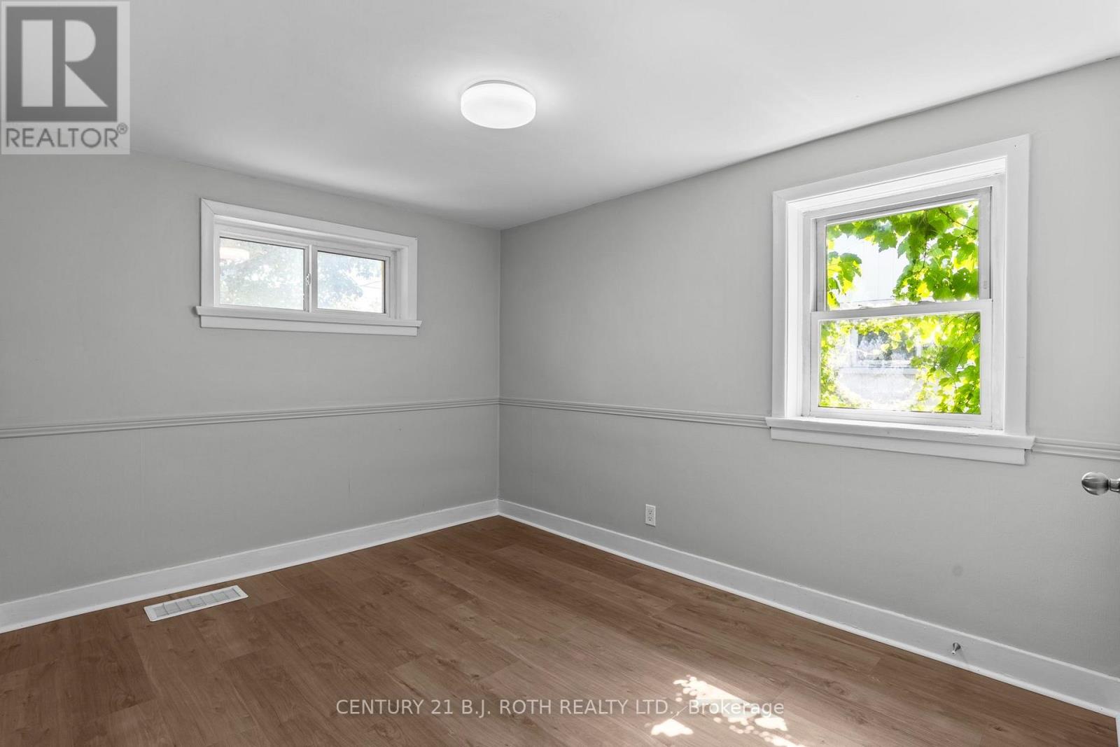 323 Crawford Street Property Photo 10