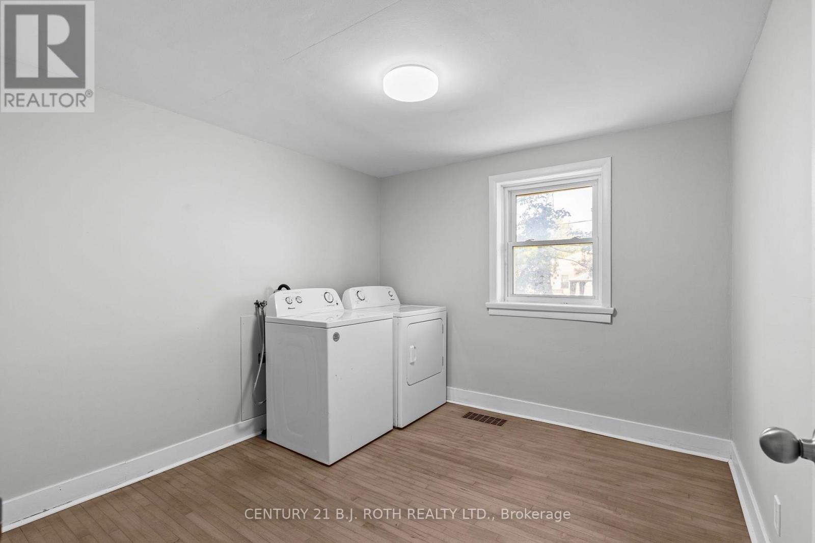 323 Crawford Street Property Photo 11