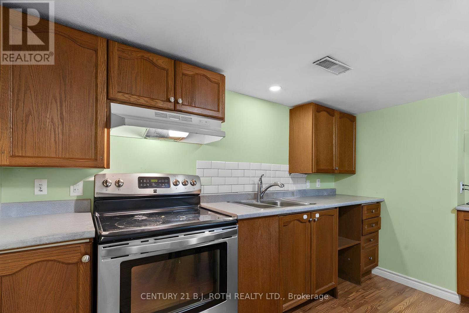 323 Crawford Street Property Photo 16