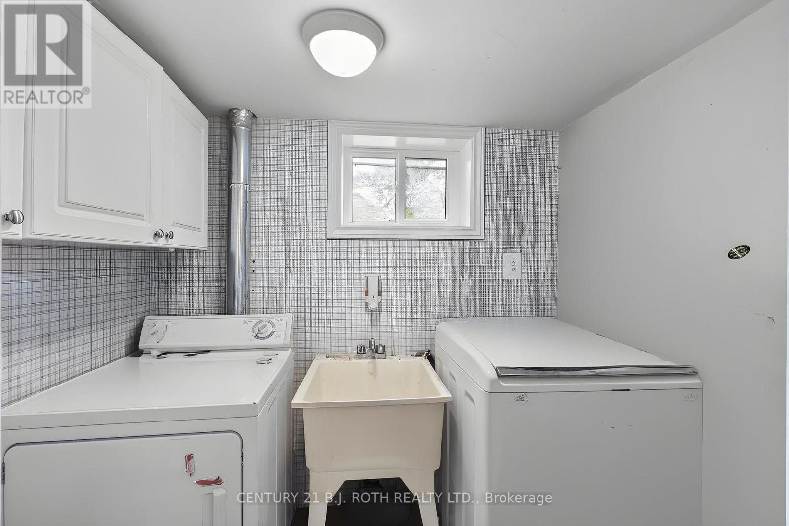 323 Crawford Street Property Photo 17