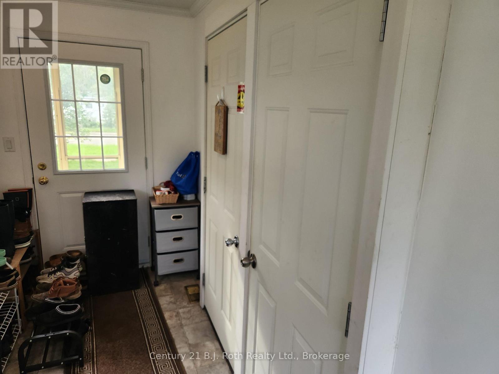 Lower - 12 Shannon Street Property Photo 2