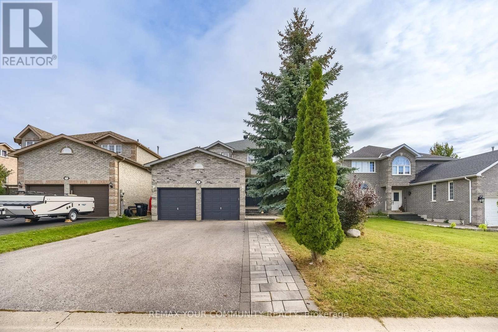 21 Silvercreek Crescent Property Photo 1