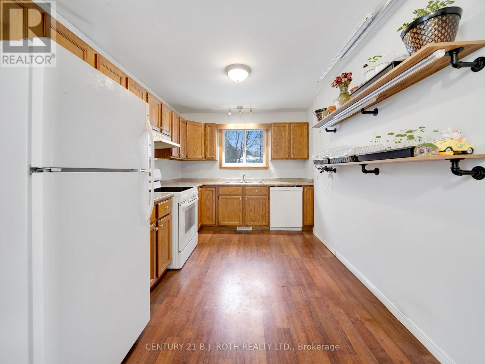 292 Millard Street Property Photo 6