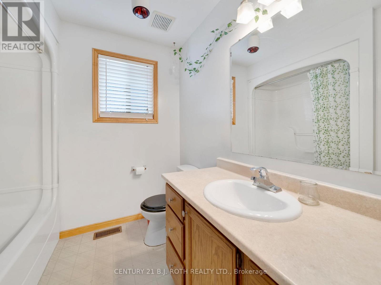 292 Millard Street Property Photo 9