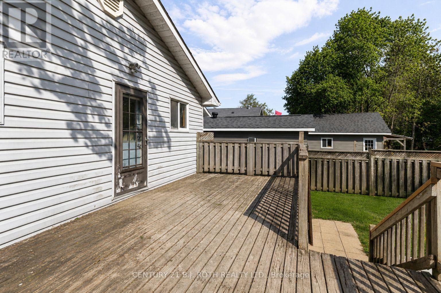 292 Millard Street Property Photo 12