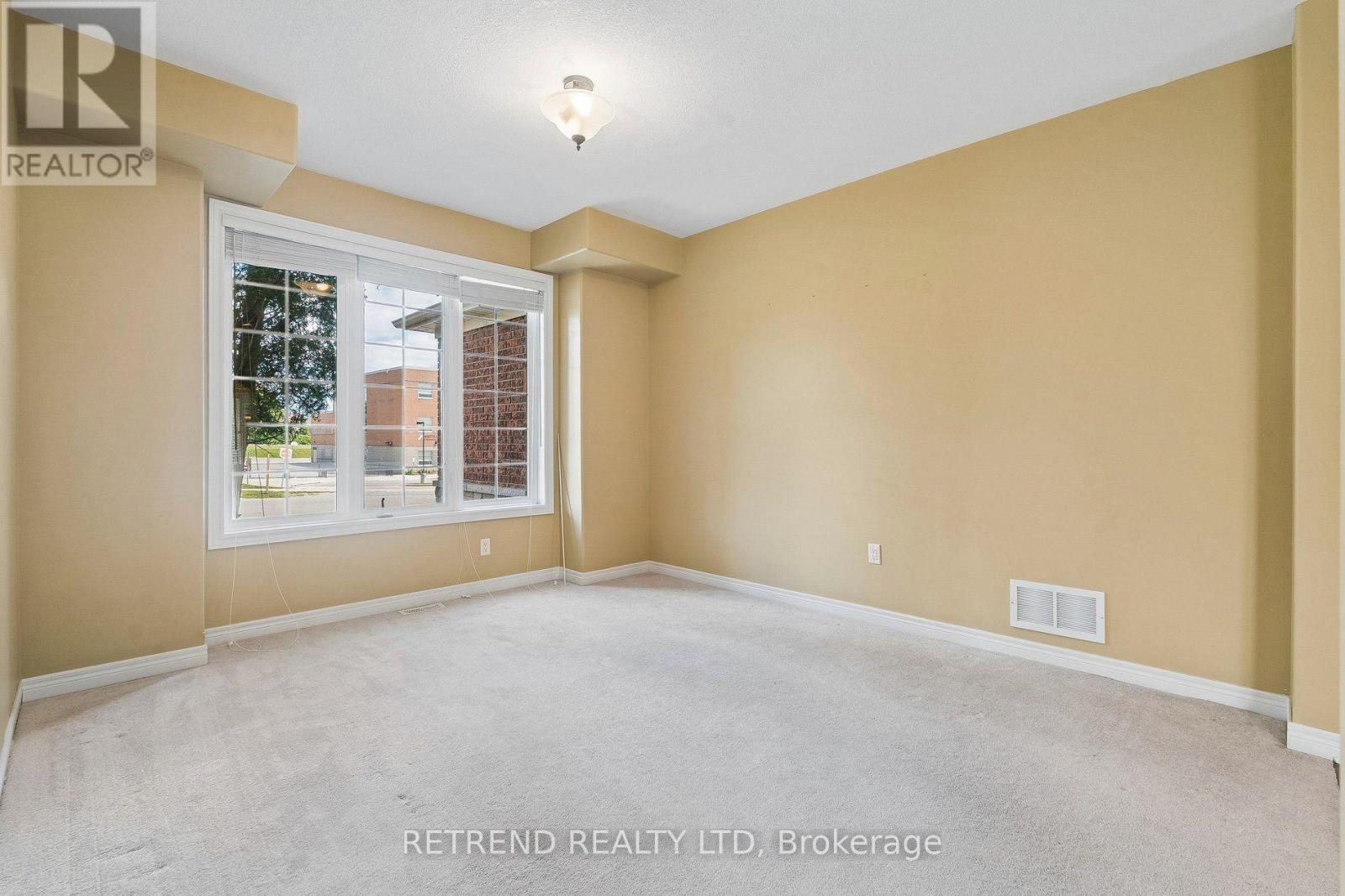 36 Sandringham Drive Property Photo 4