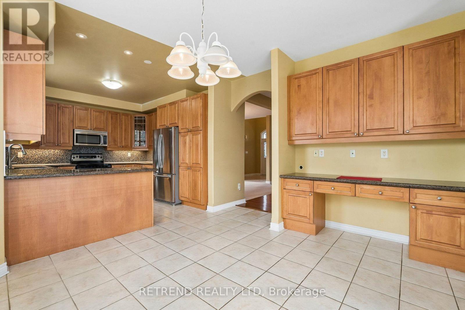 36 Sandringham Drive Property Photo 10
