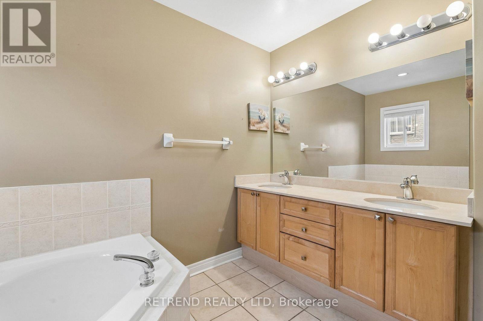 36 Sandringham Drive Property Photo 25