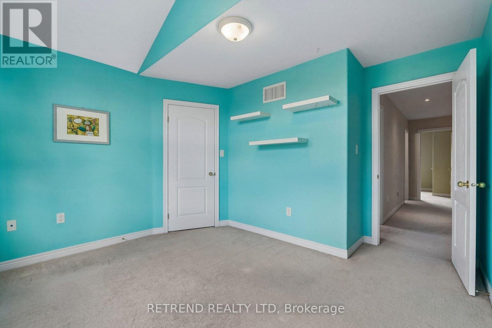 36 Sandringham Drive Property Photo 29