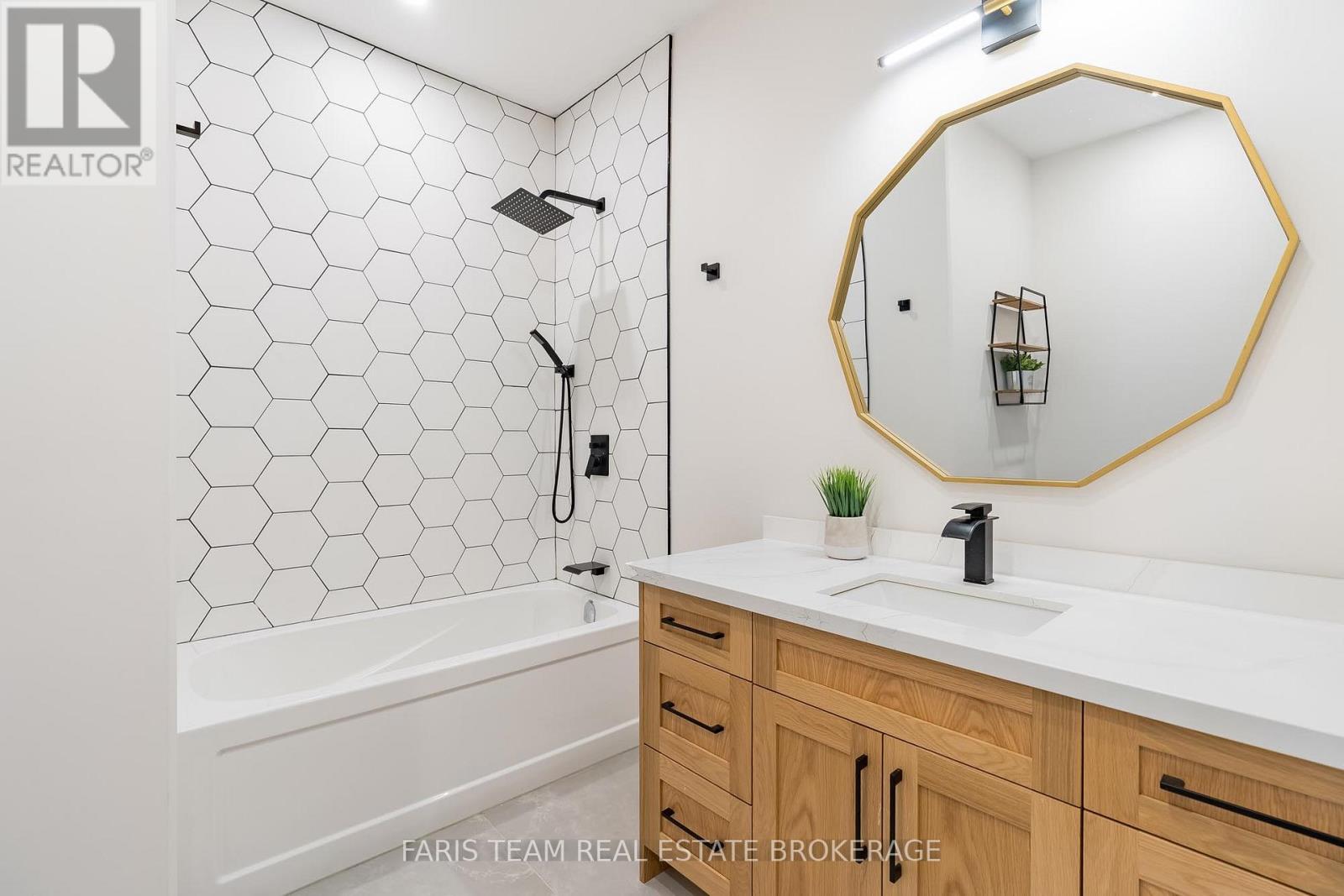 7 Reynolds Road Property Photo 25
