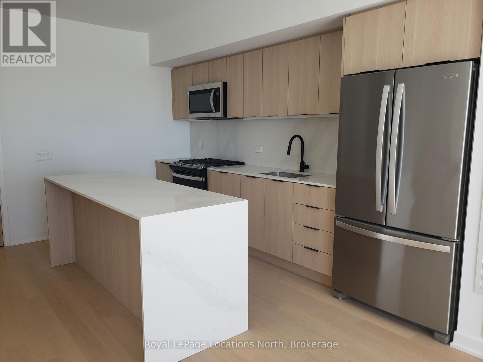 609 - 31 Huron Street Property Photo 15