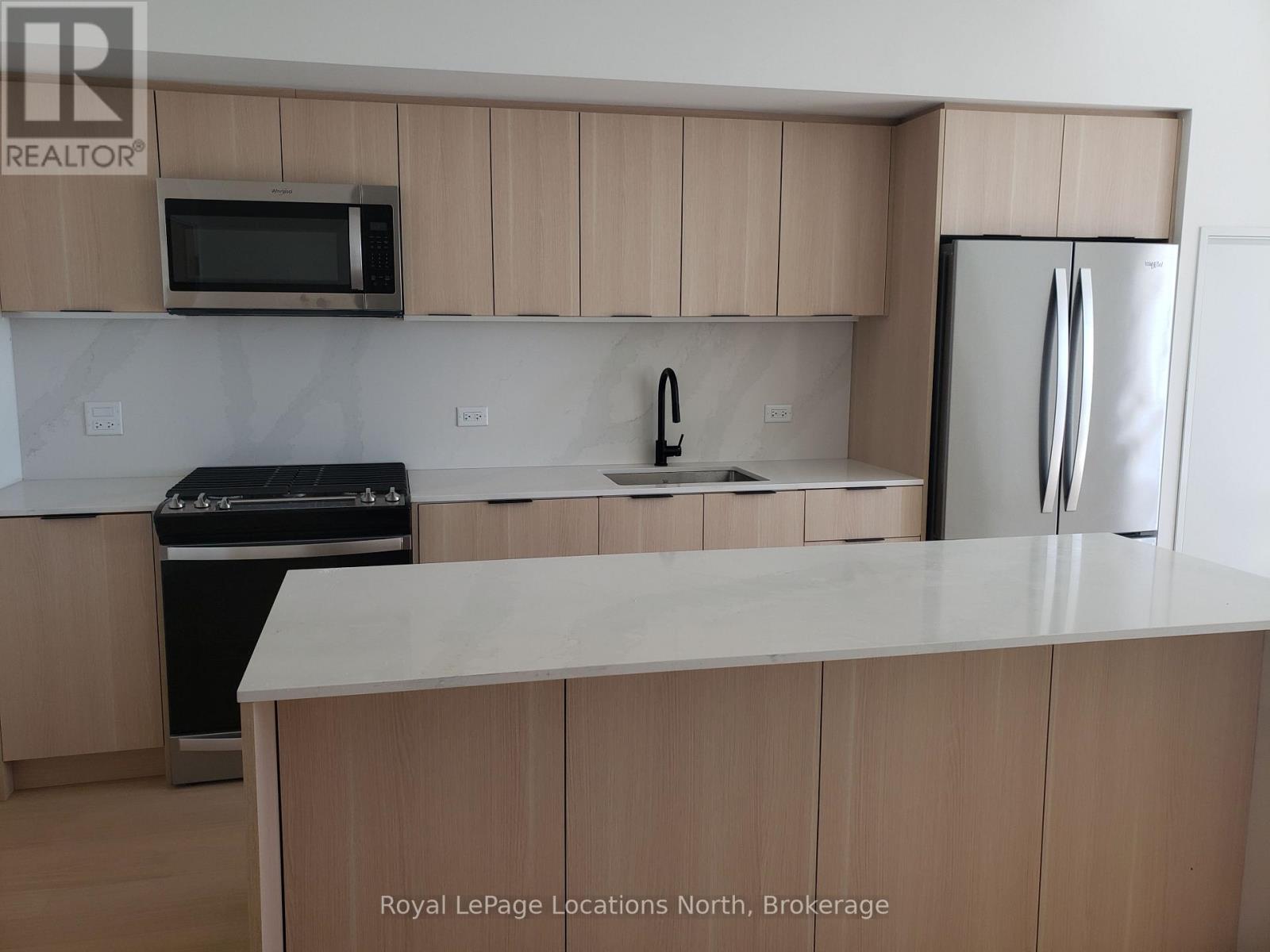 609 - 31 Huron Street Property Photo 16