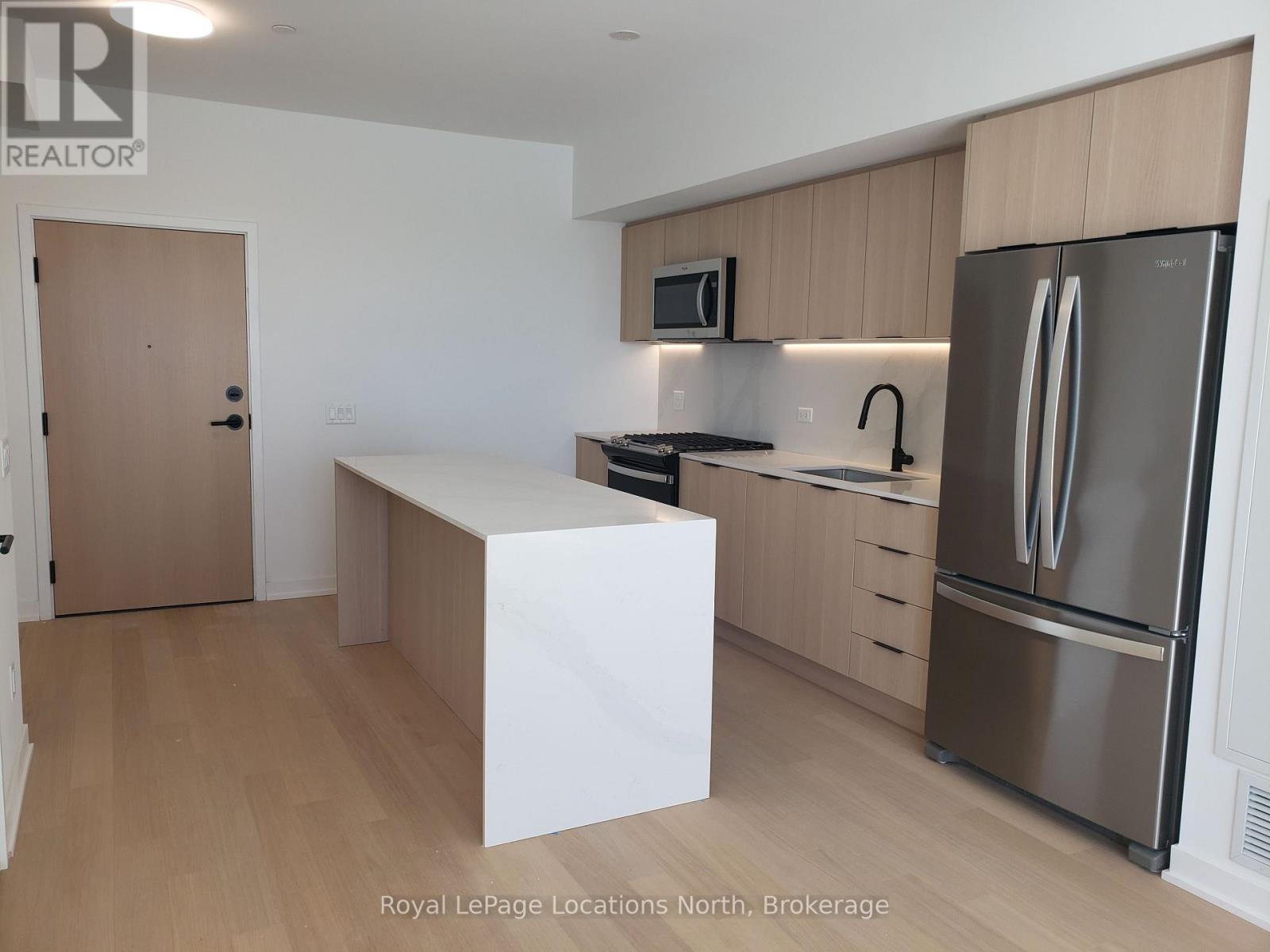 609 - 31 Huron Street Property Photo 19