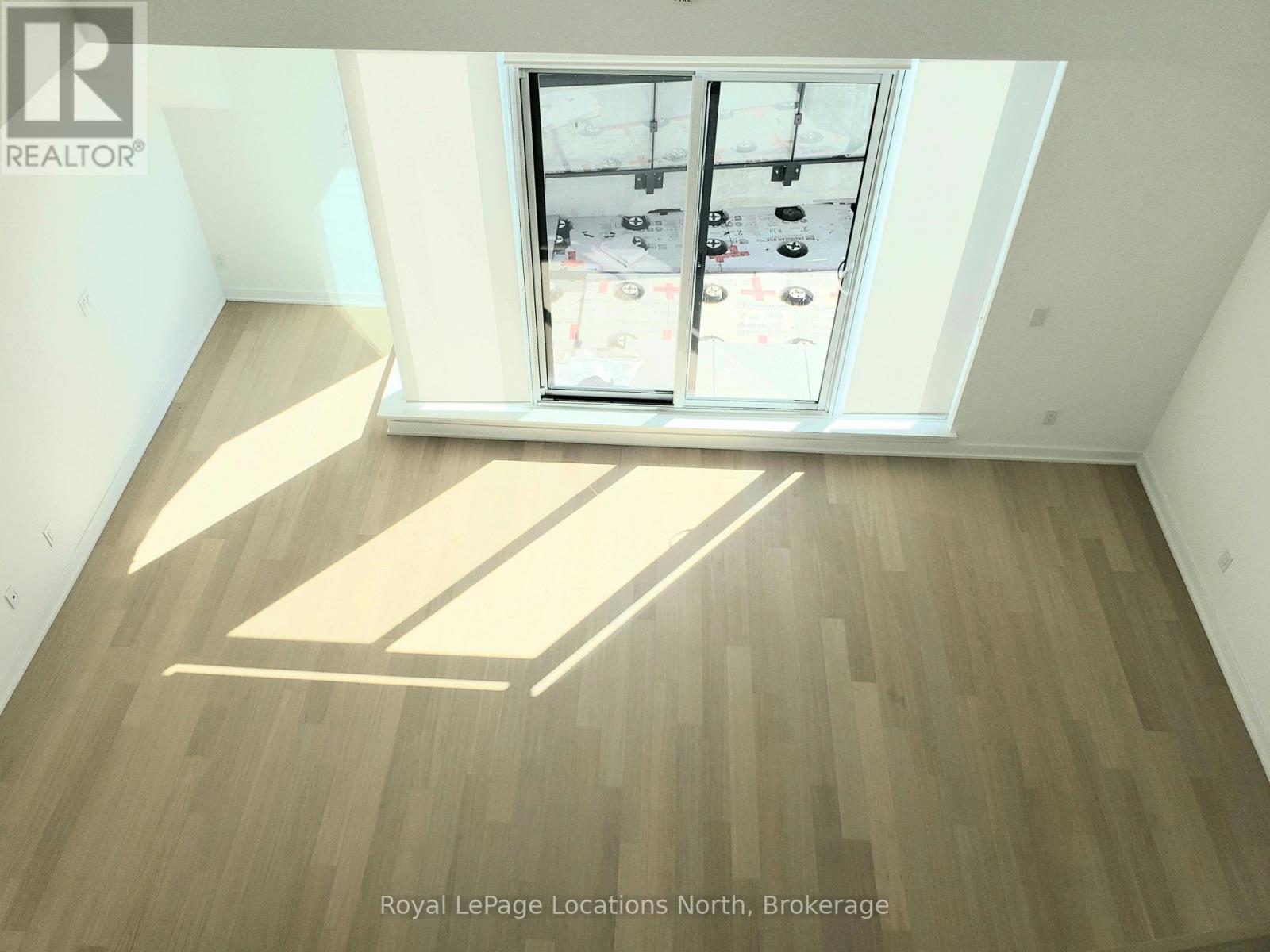 609 - 31 Huron Street Property Photo 27