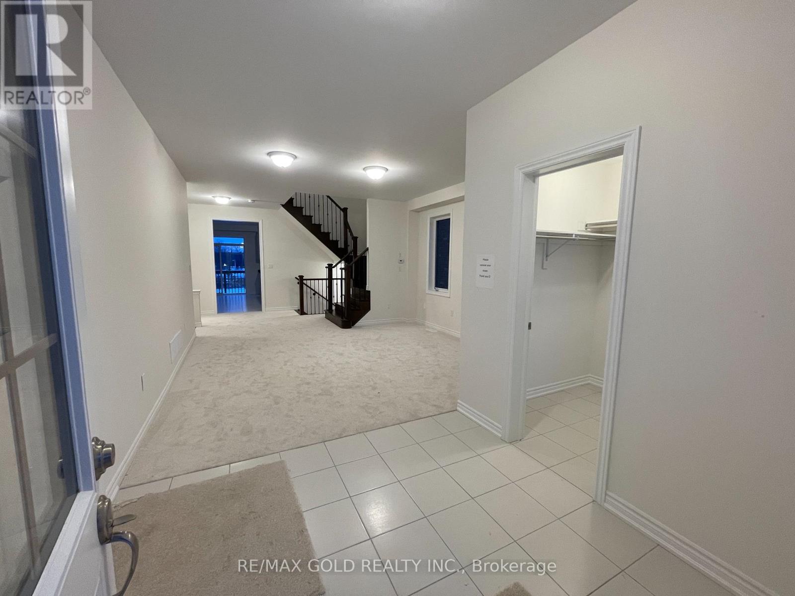 21 Sanford Circle Property Photo 2