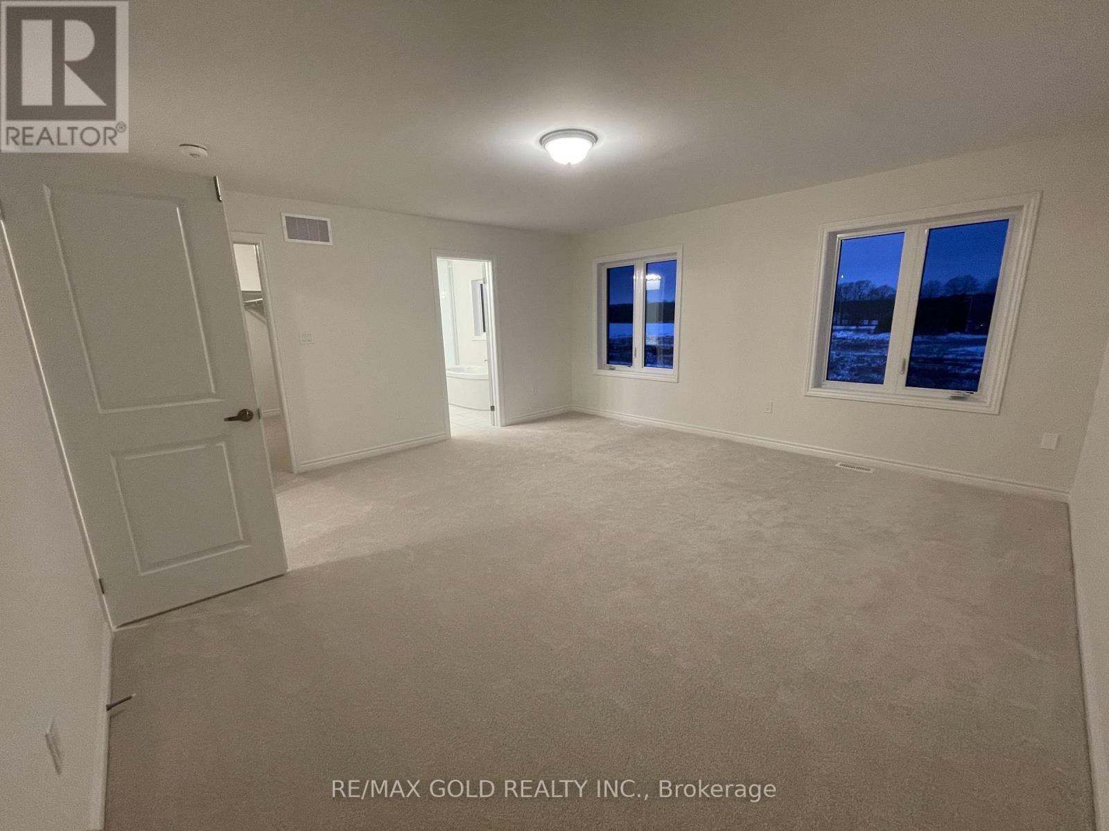 21 Sanford Circle Property Photo 8