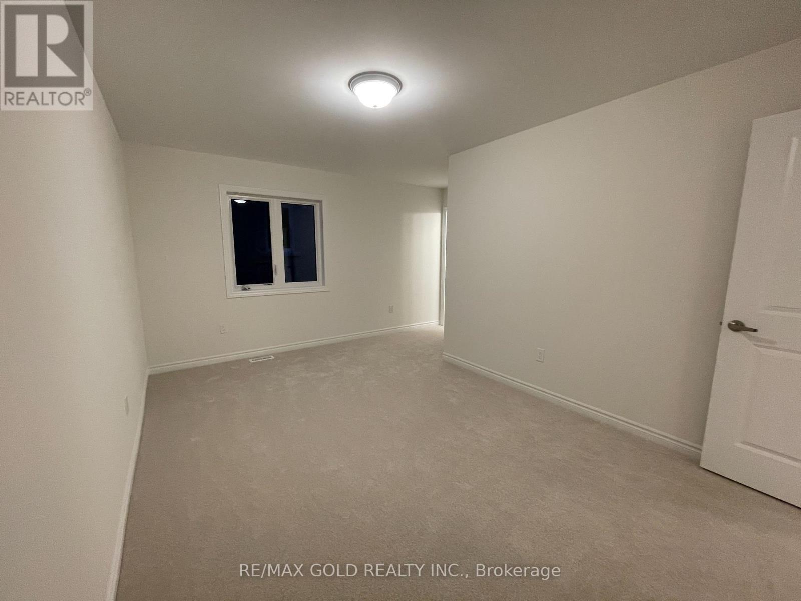 21 Sanford Circle Property Photo 12
