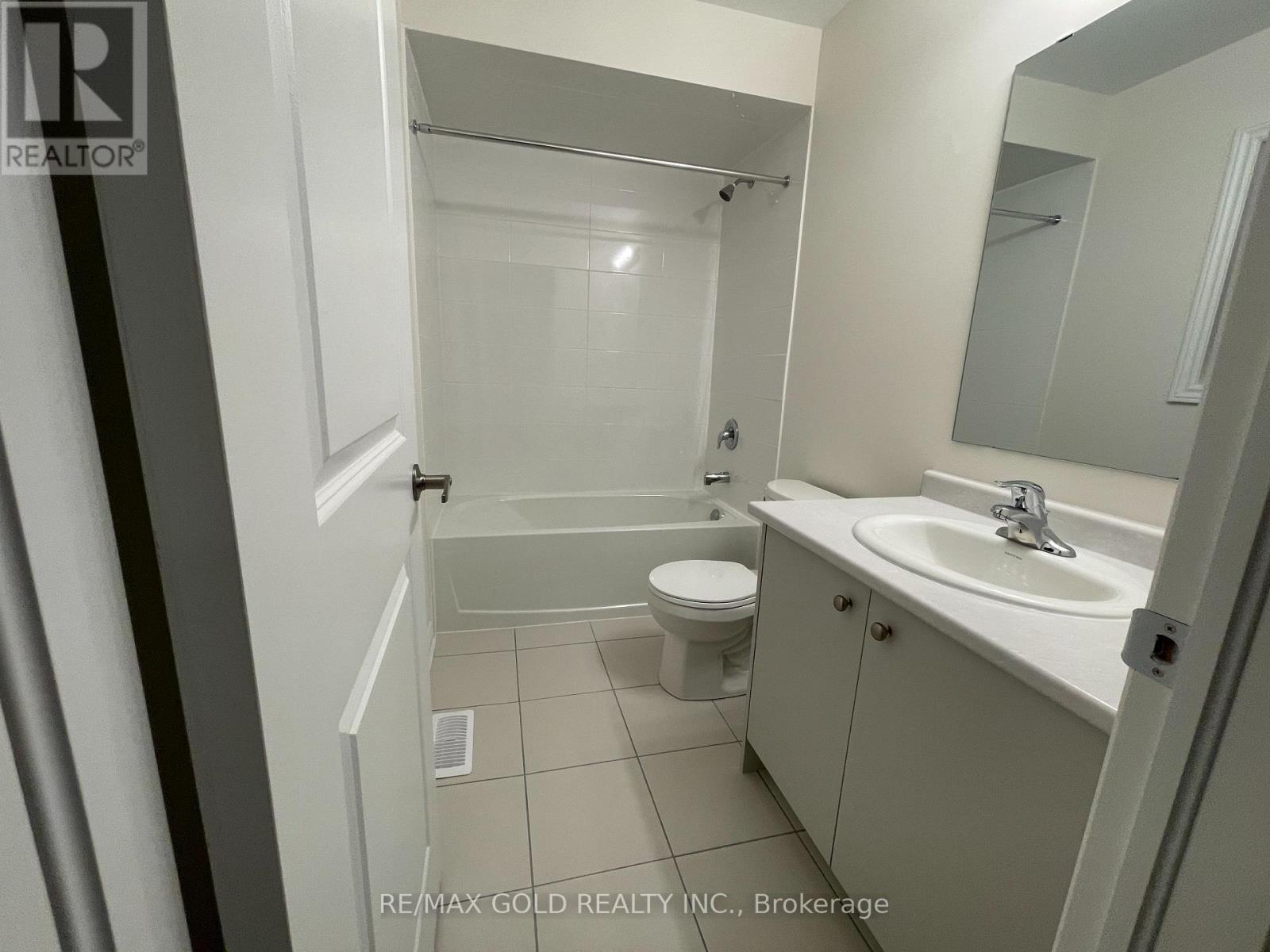 21 Sanford Circle Property Photo 13