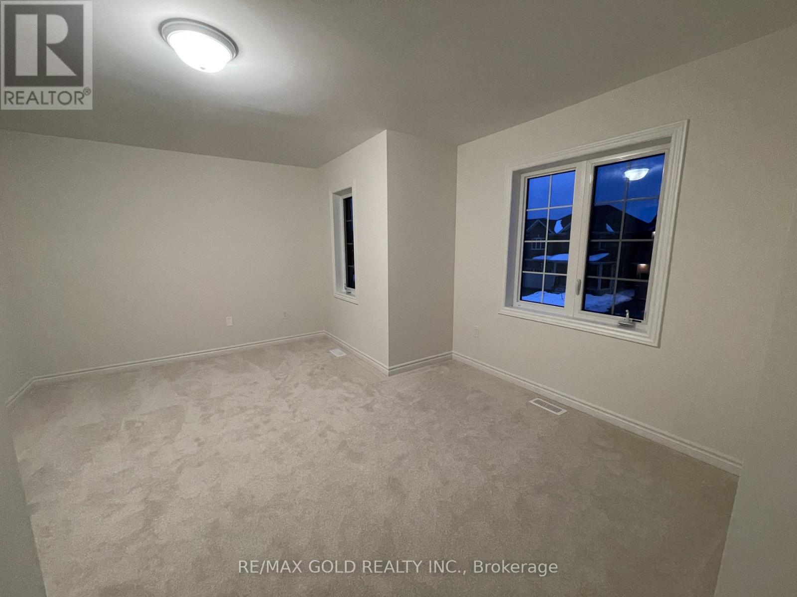 21 Sanford Circle Property Photo 16
