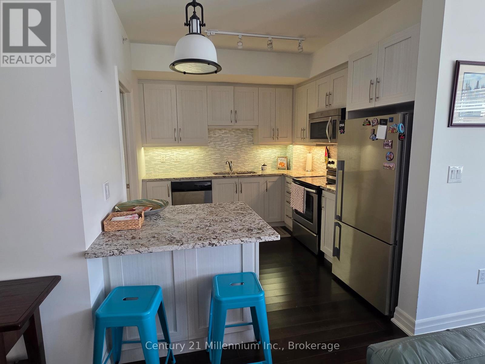 203 - 1 Shipyard Lane Property Photo 5