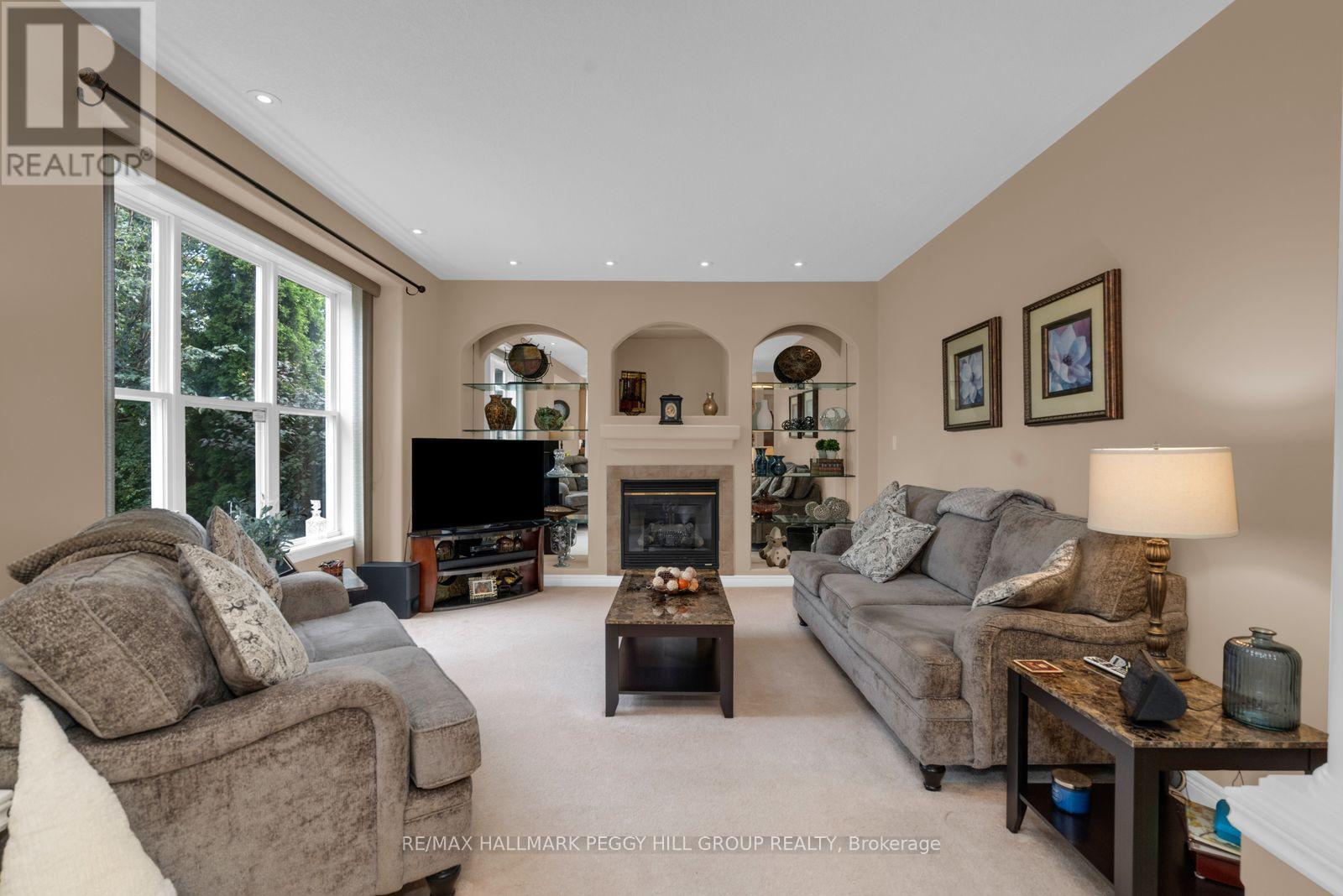 5 Sandringham Drive Property Photo 4