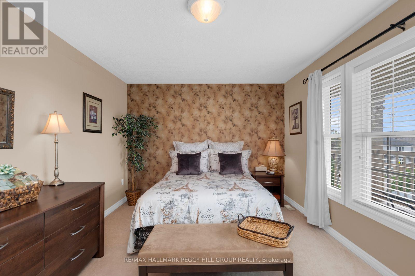 5 Sandringham Drive Property Photo 11