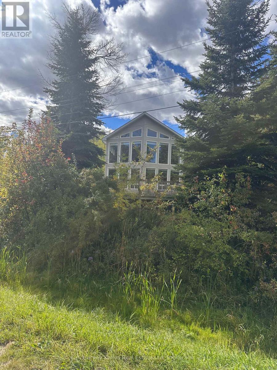 61 Constance Boulevard N Property Photo 2