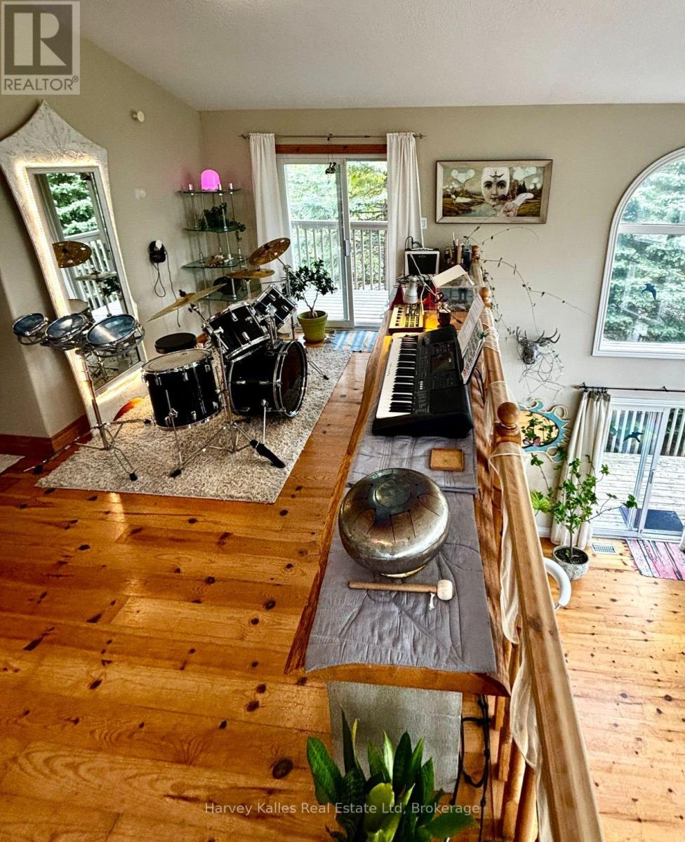61 Constance Boulevard N Property Photo 10
