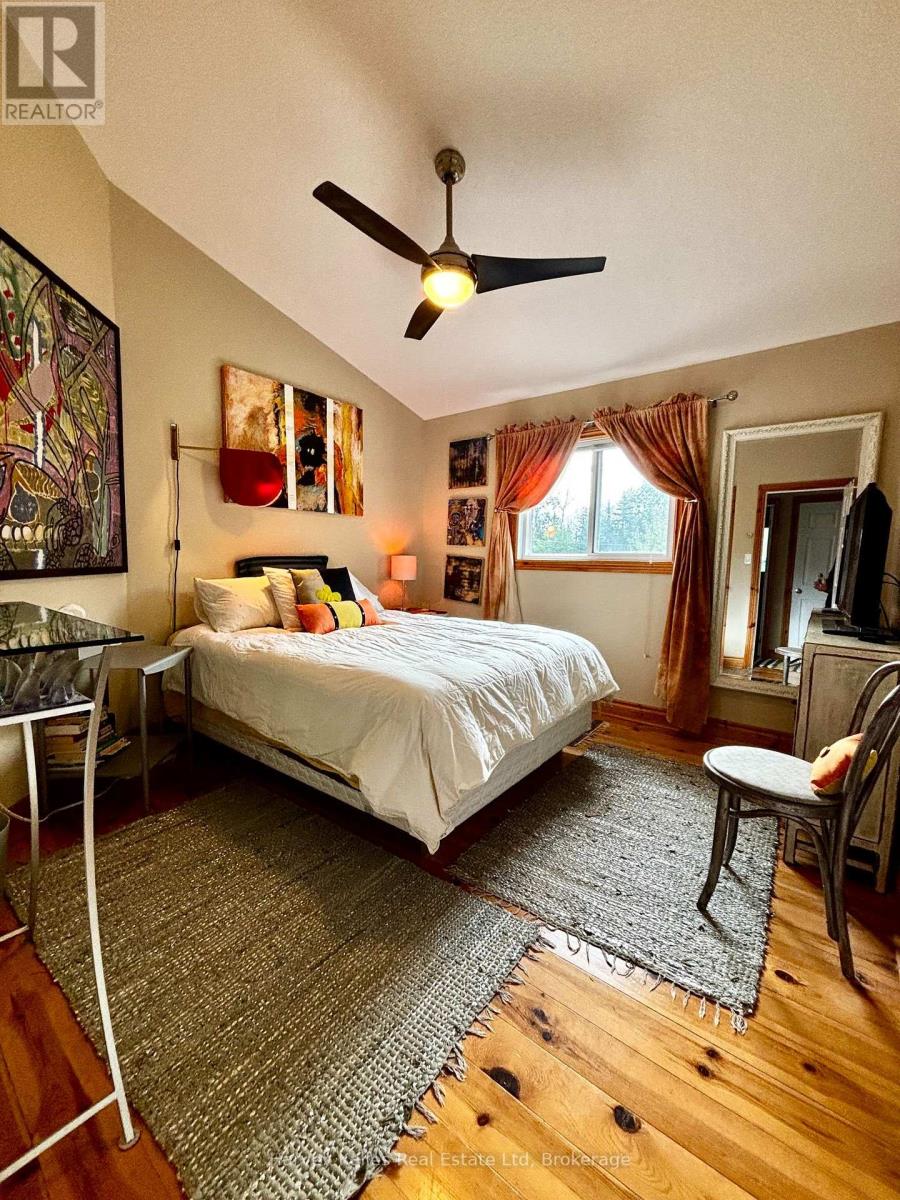 61 Constance Boulevard N Property Photo 14