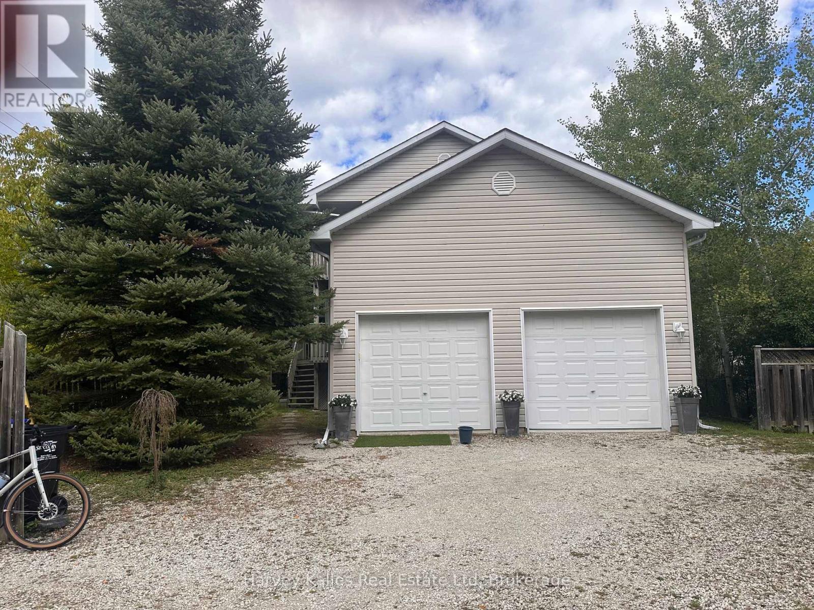 61 Constance Boulevard N Property Photo 29