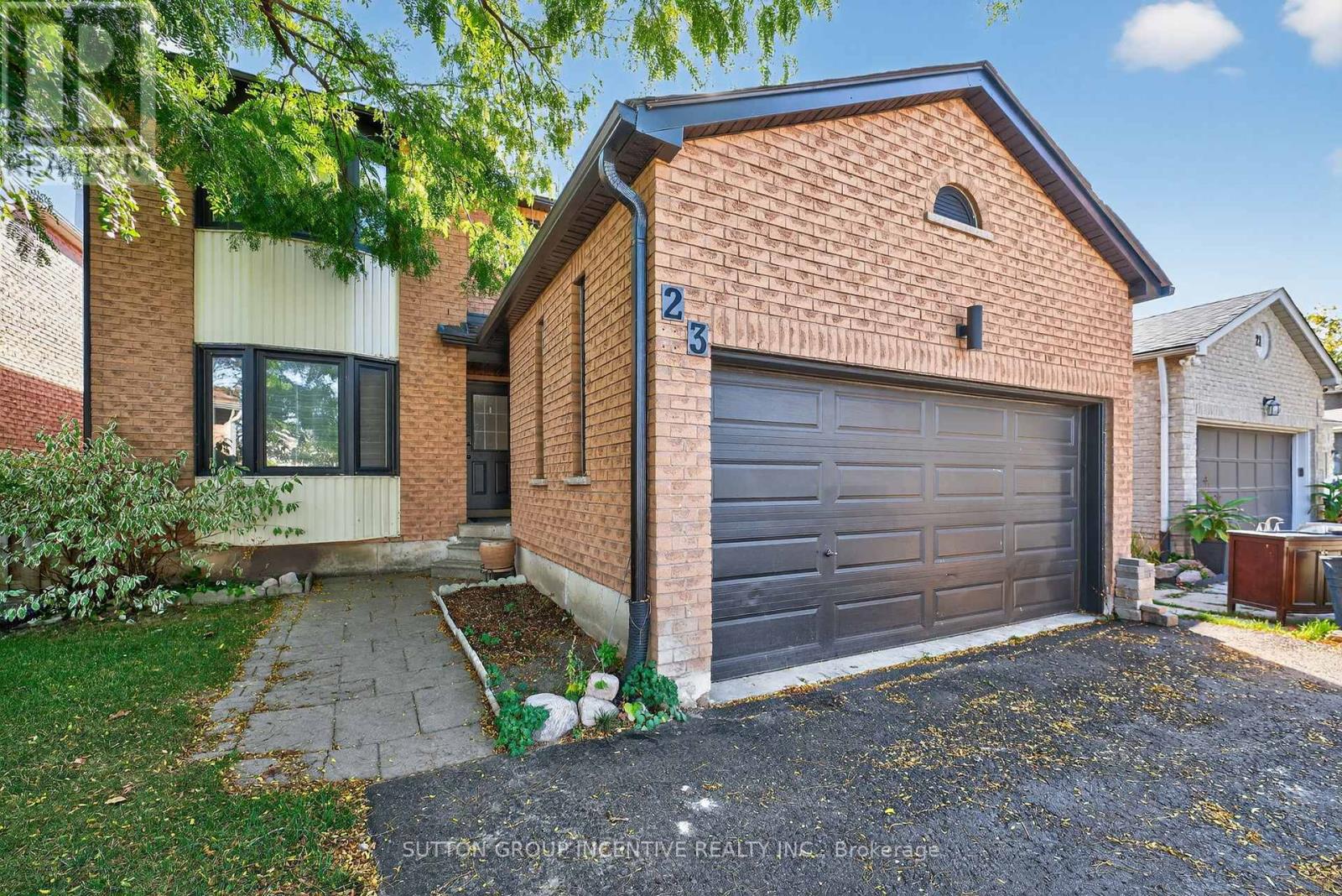 23 Blair Crescent Property Photo 2
