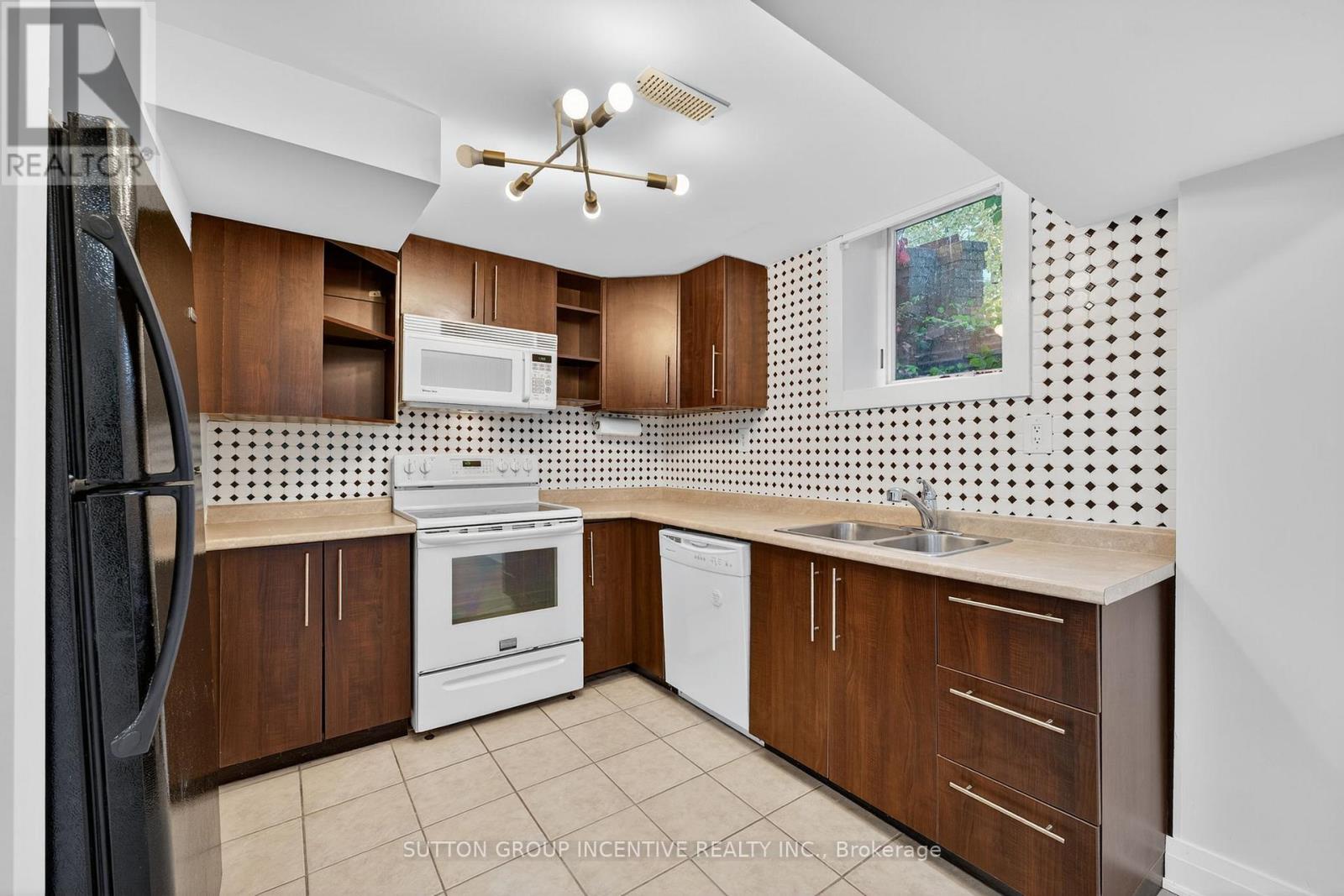 23 Blair Crescent Property Photo 9