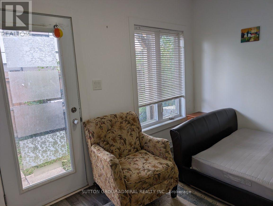 17 - 540 Essa Road Property Photo 3
