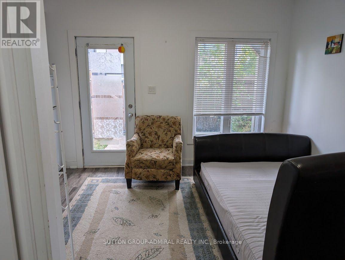 17 - 540 Essa Road Property Photo 5