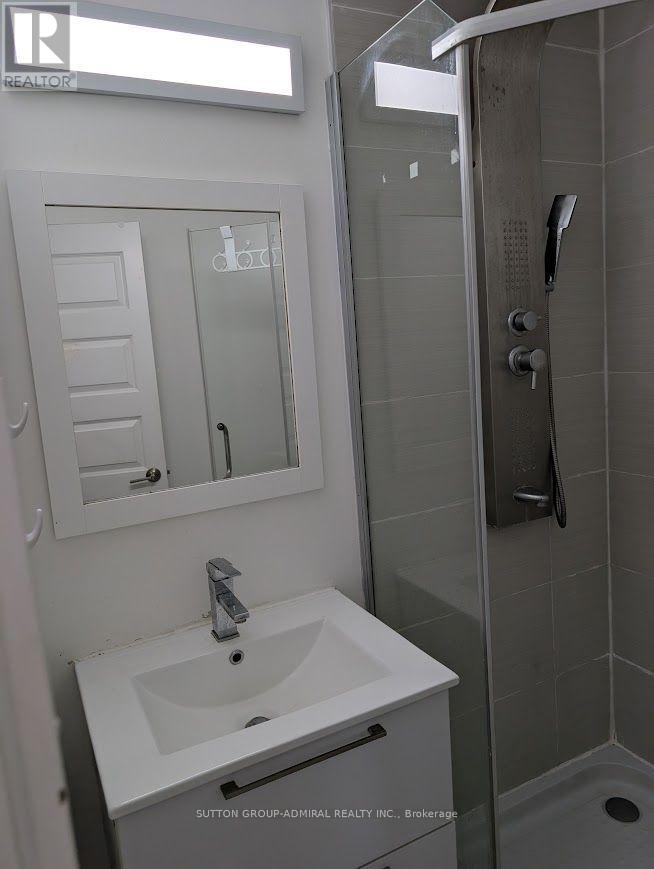 17 - 540 Essa Road Property Photo 7