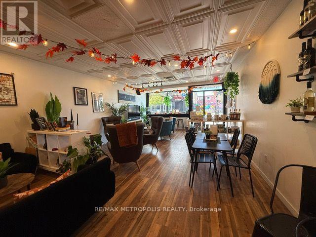 15 Dunlop Street W Property Photo 2
