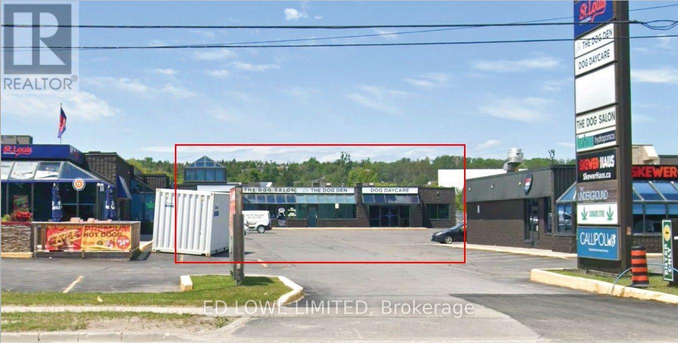 7 & 8 - 408 Dunlop Street W Property Photo 10