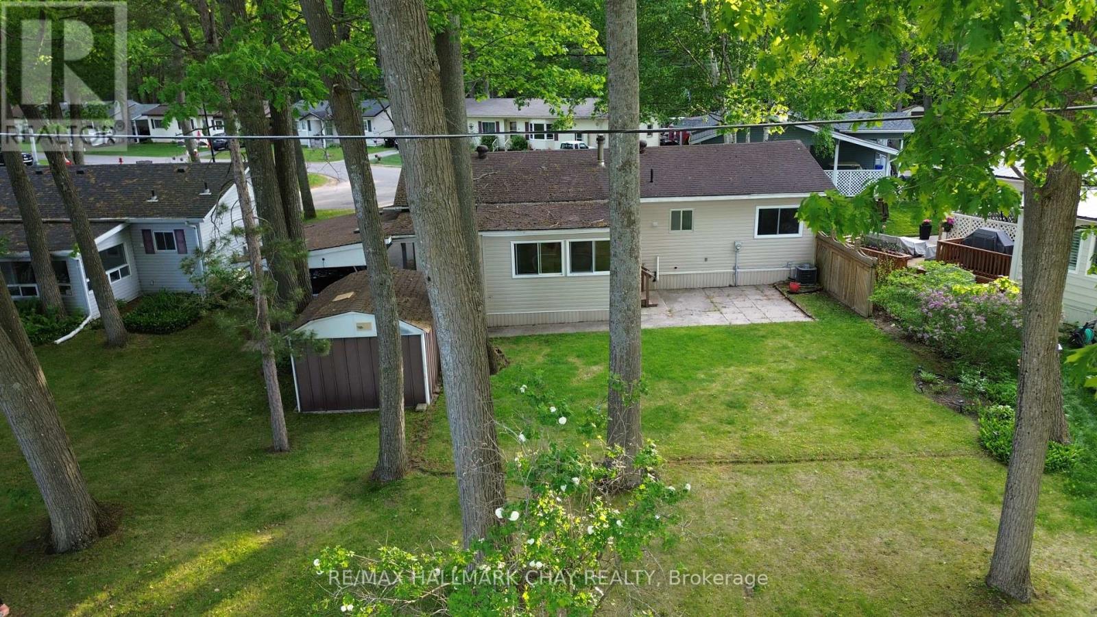 13 Carruthers Street N Property Photo 4