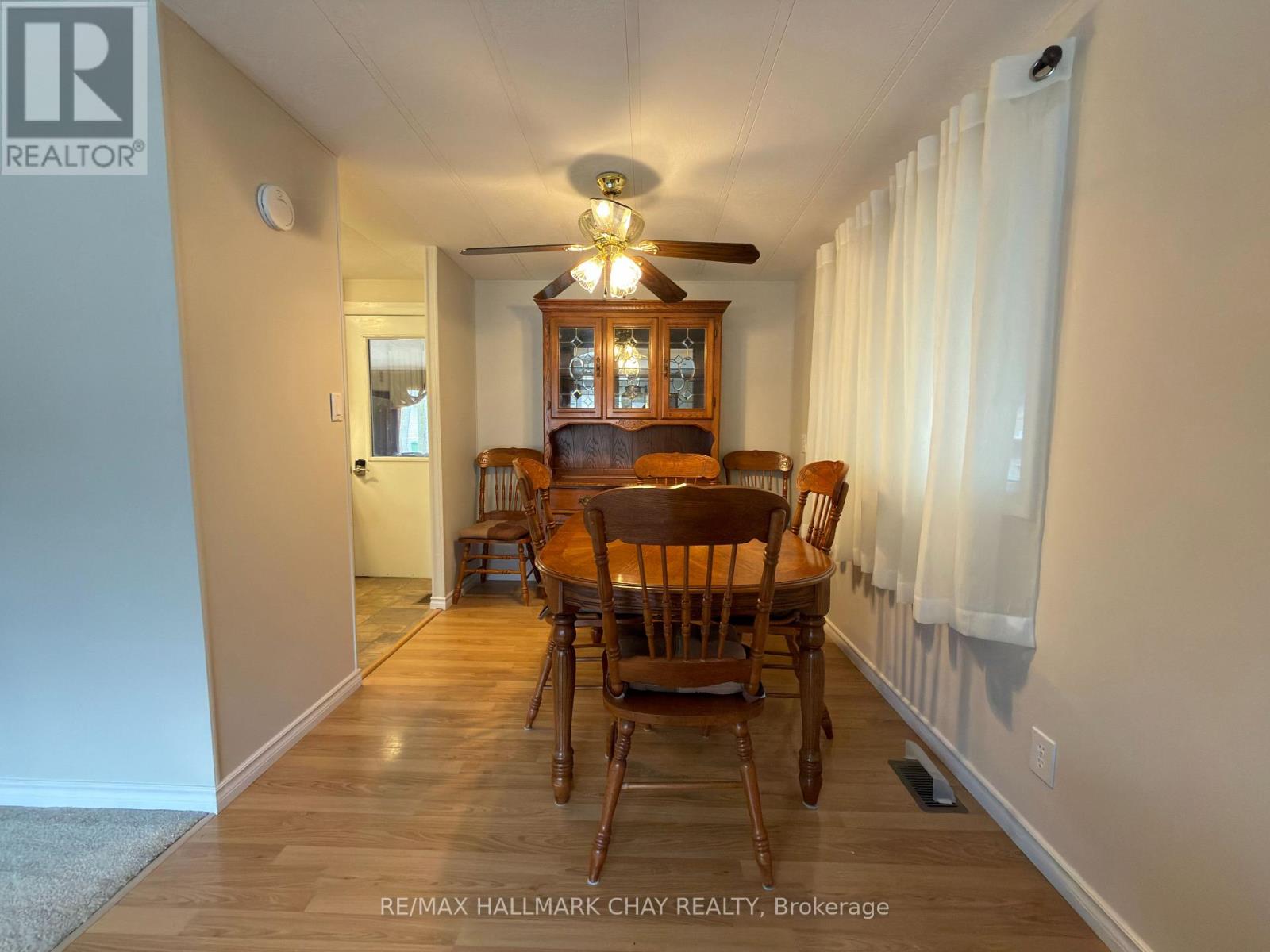 13 Carruthers Street N Property Photo 11