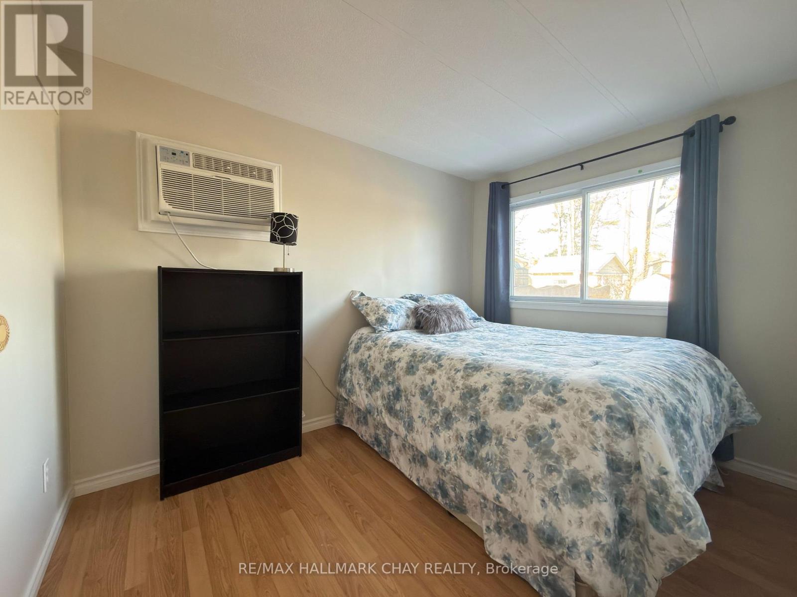 13 Carruthers Street N Property Photo 18