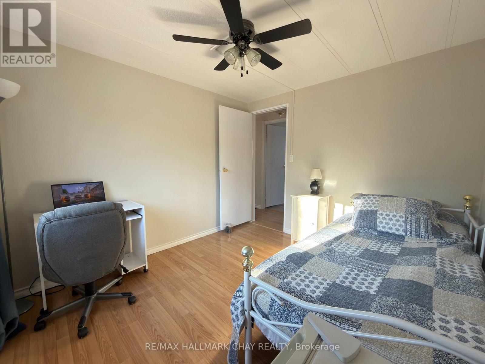 13 Carruthers Street N Property Photo 21