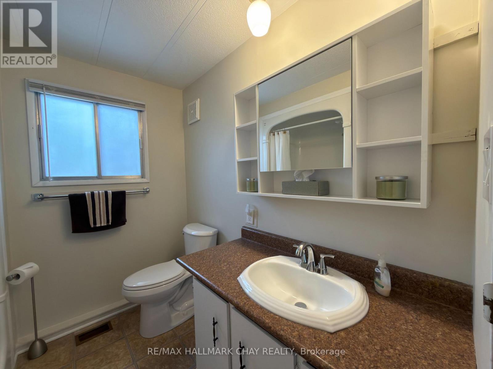 13 Carruthers Street N Property Photo 22