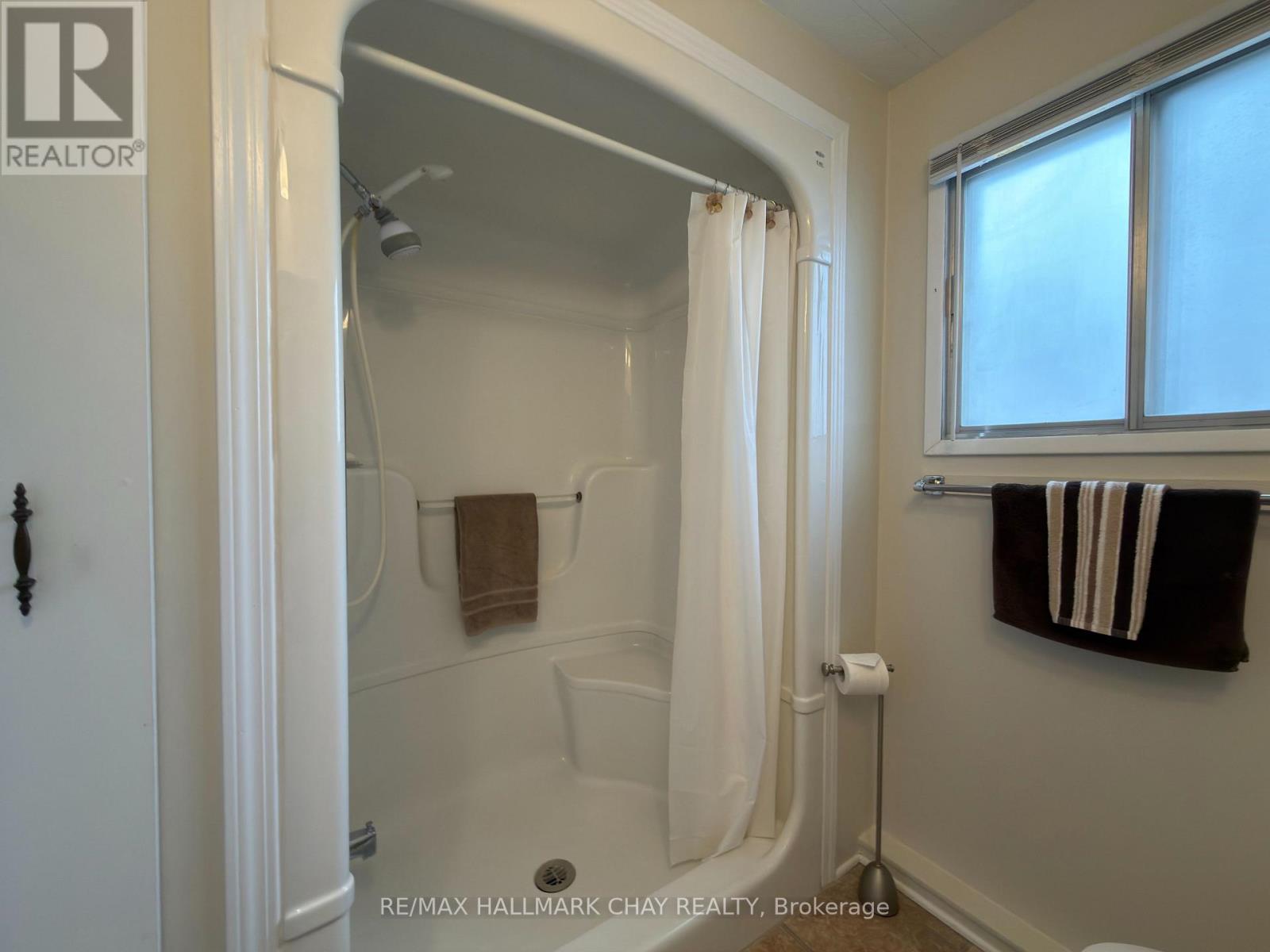 13 Carruthers Street N Property Photo 23