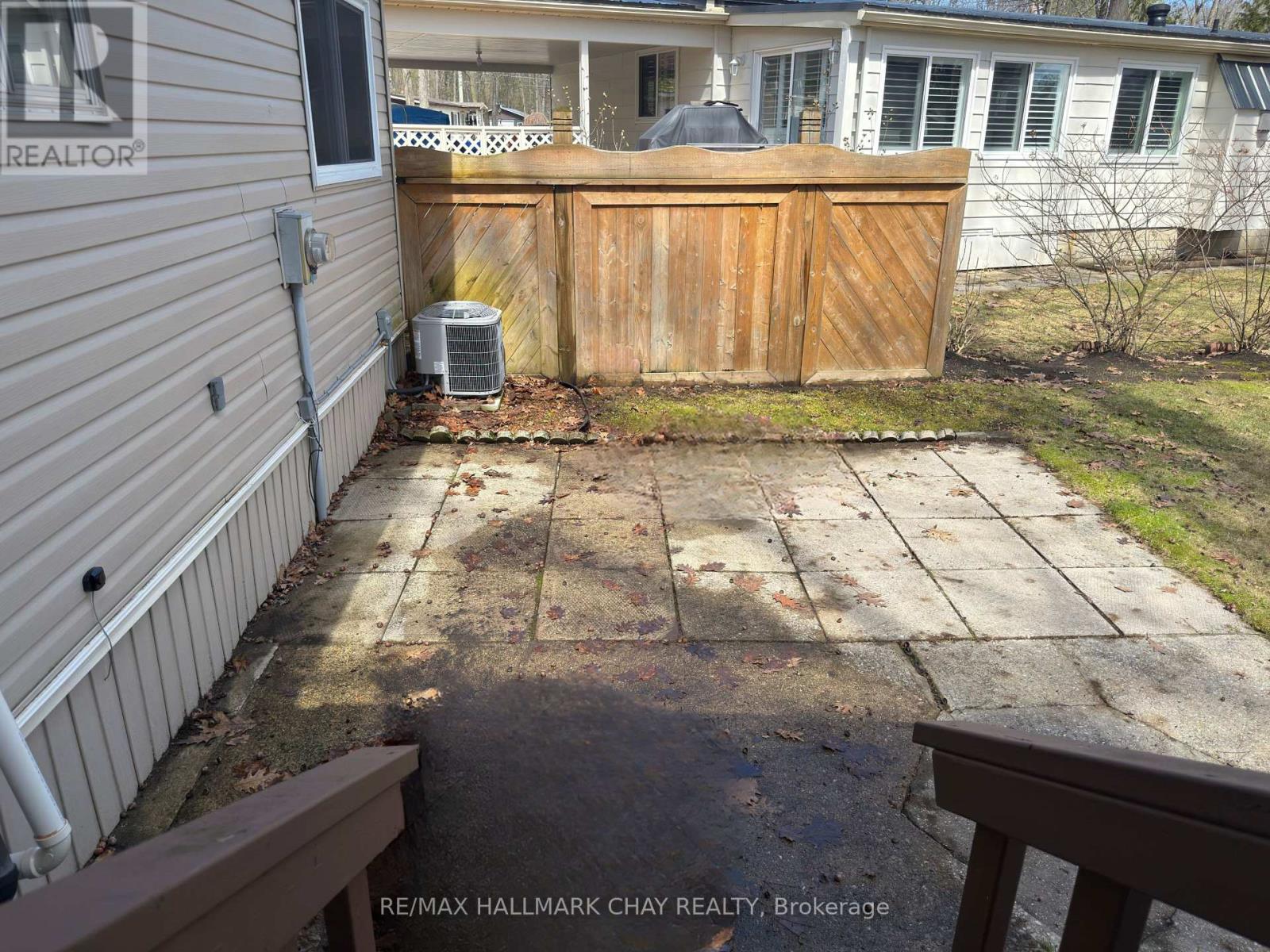 13 Carruthers Street N Property Photo 28